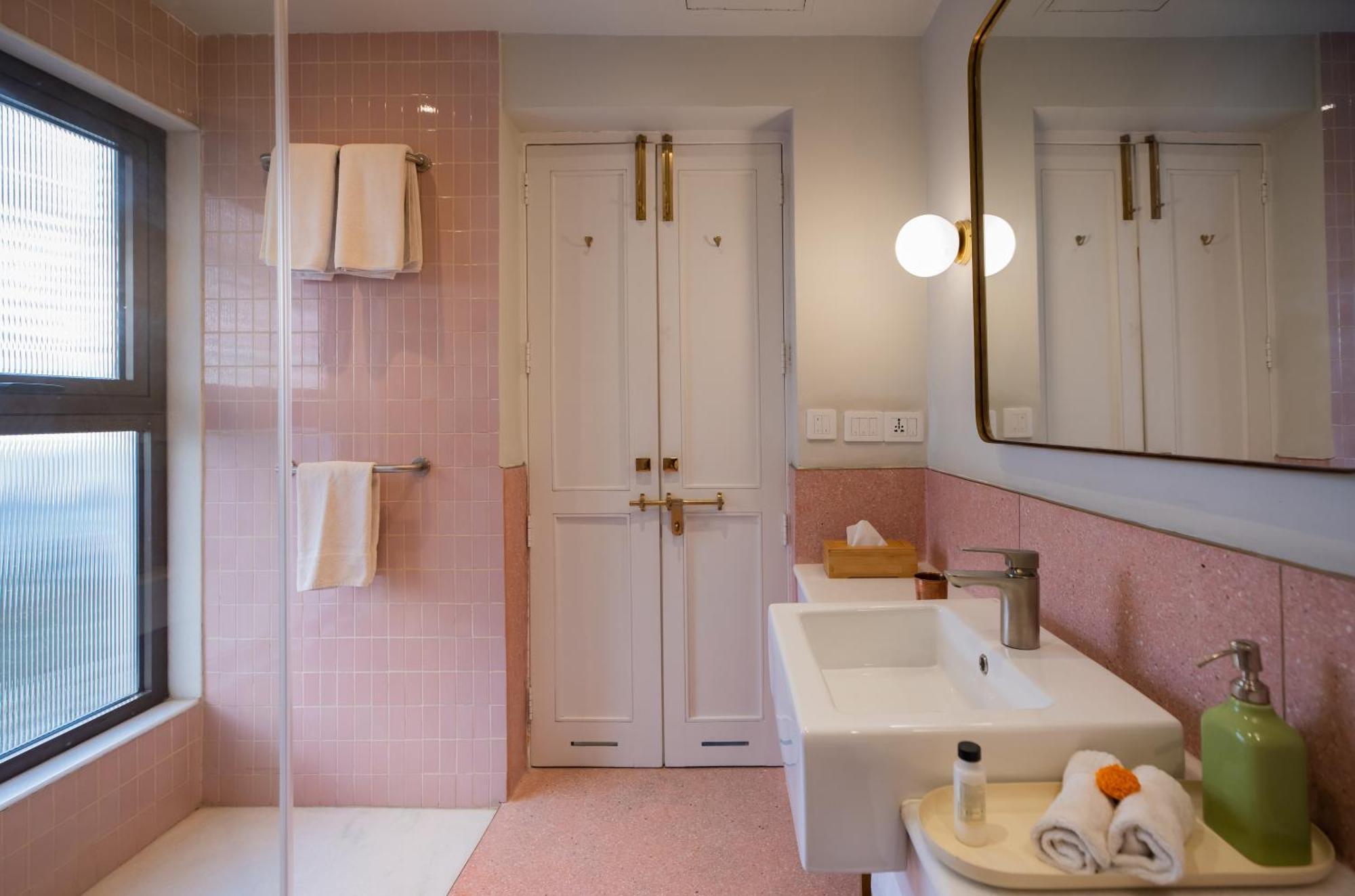 Amrit Bhawan Apartman Haridvár Szoba fotó